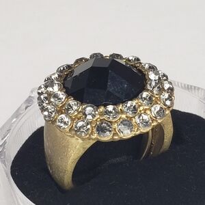 Elegant Gold and Black Crystal Ring